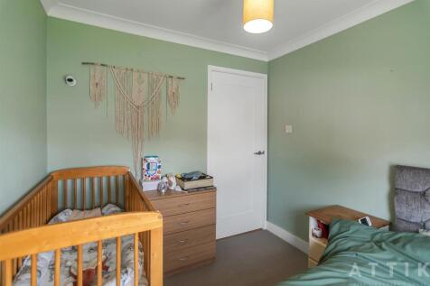 10 Queens Drive, Halesworth IP19 8DN (10).jpg