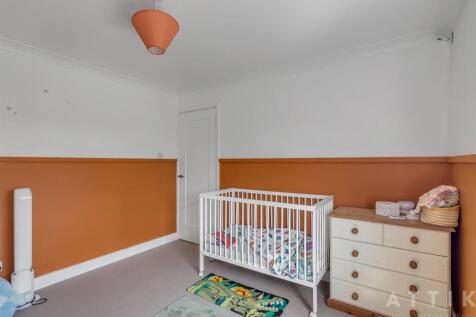 10 Queens Drive, Halesworth IP19 8DN (16).jpg