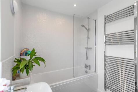 16 Wellington road, Attleborough, NR17 1GQ (20).jp