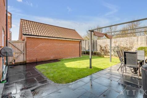 16 Wellington road, Attleborough, NR17 1GQ (33).jp