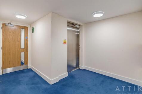 241 The Pavillion, Norwich, NR1 3SN (14).jpg
