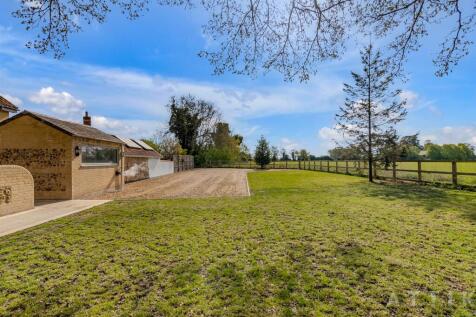 The Beeches, Watton Road, Shropham, NR17 1DY (54).