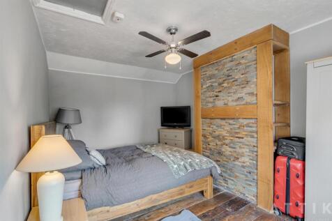 28 Market Street, Shipdham, IP25 7LY (45).jpg