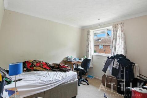 Bed 3.jpg