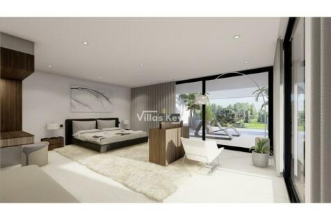 Luxury villa in the first line of Golf