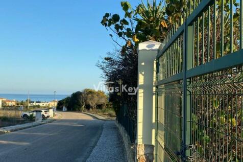 Plot with sea view for a house construction for sale in Luz