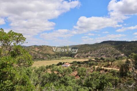 RIVERFRONT PROPERTY IN A NATURAL PARK
