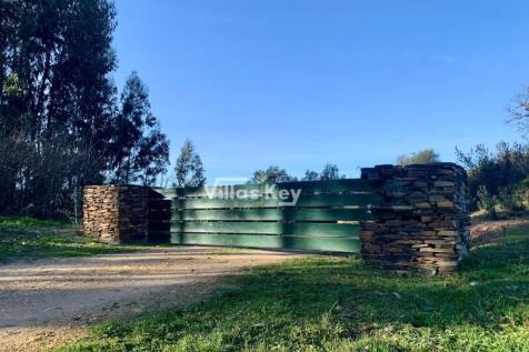 RIVERFRONT PROPERTY IN A NATURAL PARK