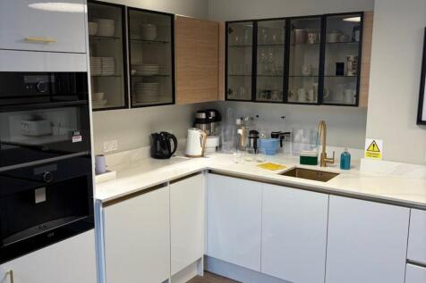 7cf4e9f5939554f73889416630daeb07kitchen1.jpg
