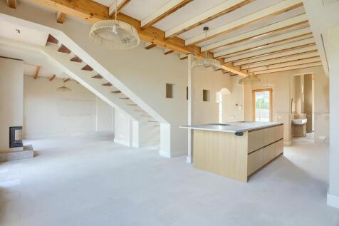Kitchen and lounge 1