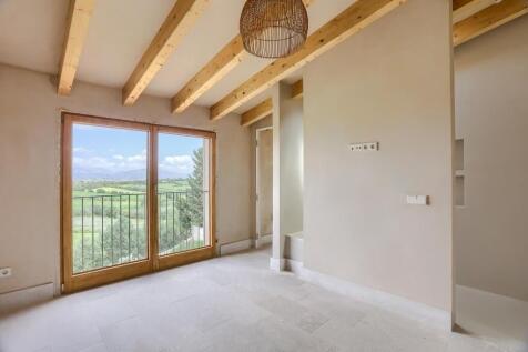 Bedroom 1 - 4
