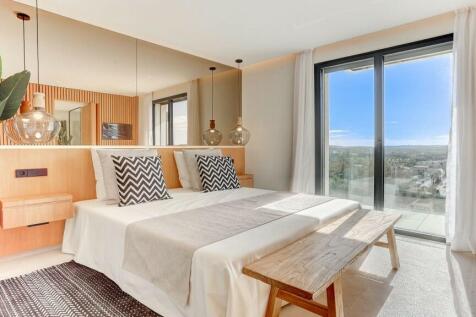 Bedroom 2 with en su