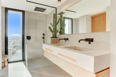 Bedroom 2 en suite