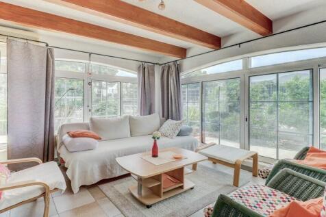 Summer room