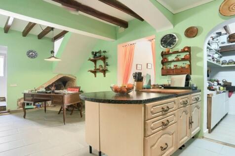 Kitchen 1 - 2