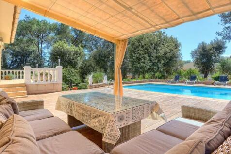 Outside seating 1 - 