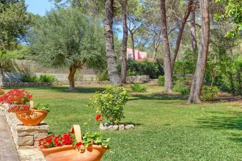 Rear garden 1 - 2