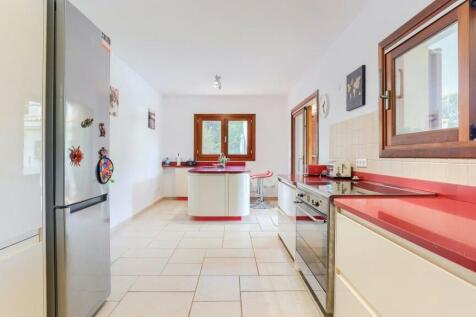 Kitchen 1 - 3