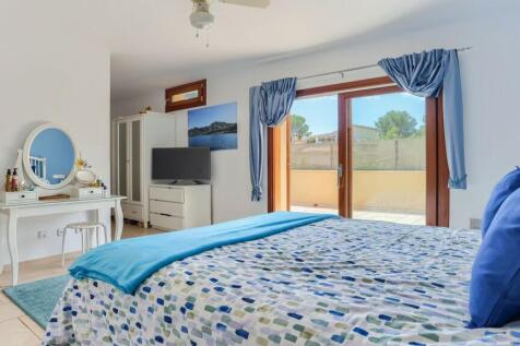 Master bedroom 1 - 2
