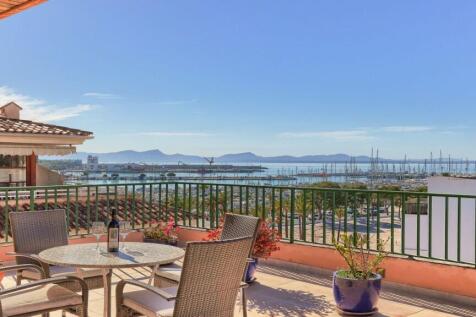 Terrace with sea vie