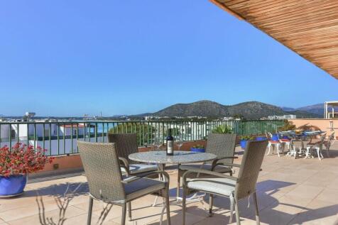 Terrace with sea vie