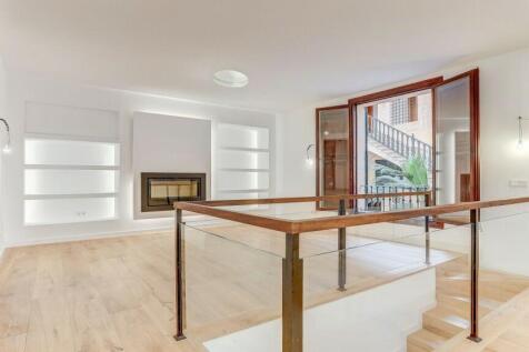 Lounge and dining 1 