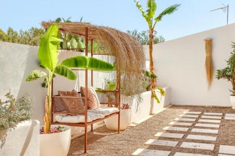 Rear garden 1 - 2