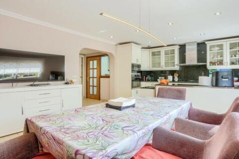 Kitchen 1 - 3