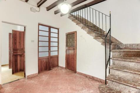 Hallway - Staircase 