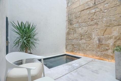 Patio 1 - 5