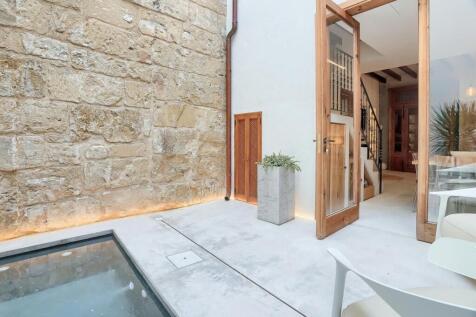 Patio 1 - 4
