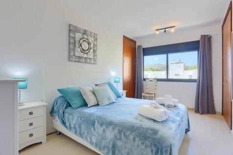Bedroom 1 - 1 with e