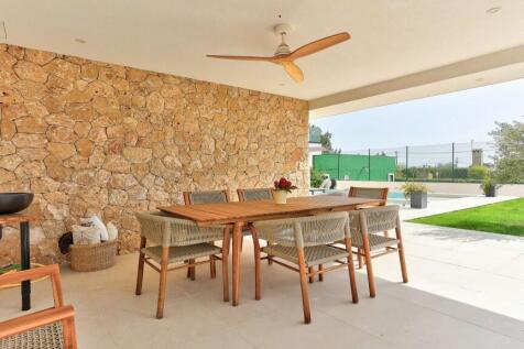 Outside dining
