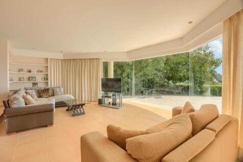 Lounge 1 - 3