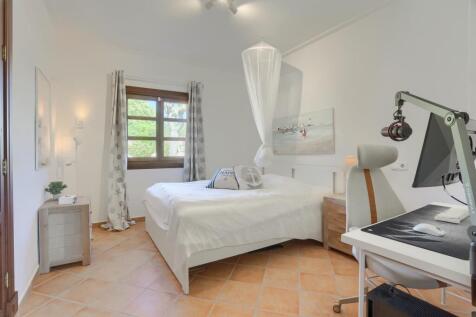Bedroom 1 - 1