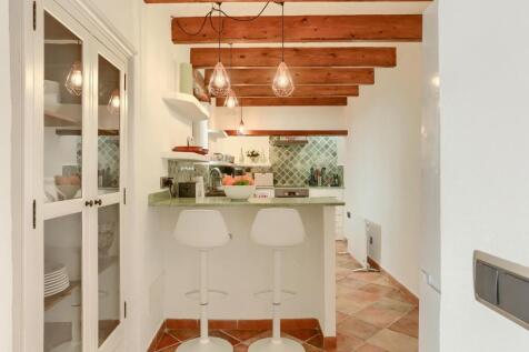 Kitchen 1 - 3