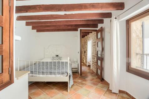 Bedroom 2 with en su