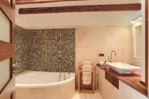 Bedroom 2 en suite