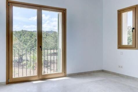Bedroom 2 with views