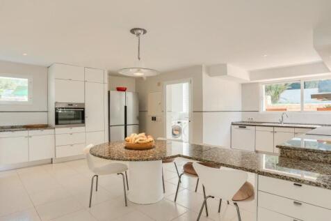 Kitchen 1 - 2