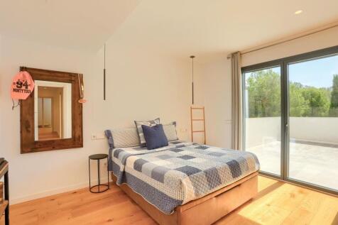 Bedroom 1 - 1