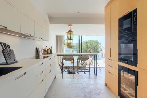 Kitchen 1 - 3