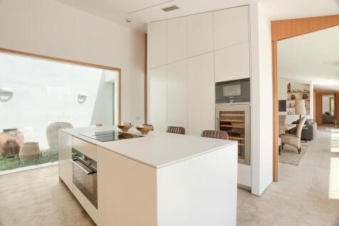 Kitchen 1 - 2
