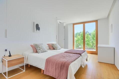 Bedroom 1 - 1
