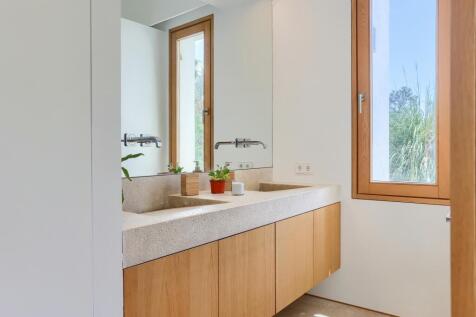 Bedroom 3 en suite 1