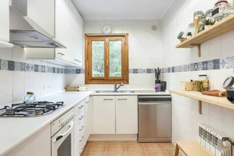 Kitchen 1 - 2