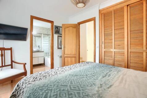 Bedroom 3 with en su