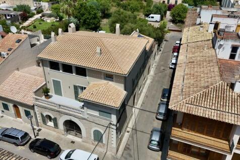 sala 61 front facade
