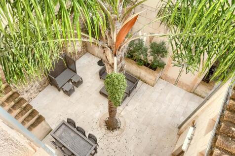 Courtyard aerial