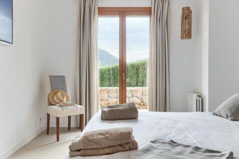Bedroom 1 - 2